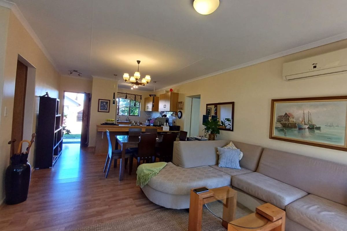 Townhouse For Sale in Flamwood - Photo 3