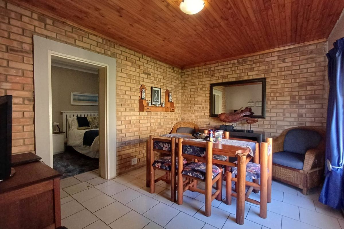 Guest House For Sale in Wilkoppies - Photo 5