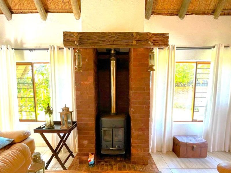 House For Sale in The Island - Photo 9