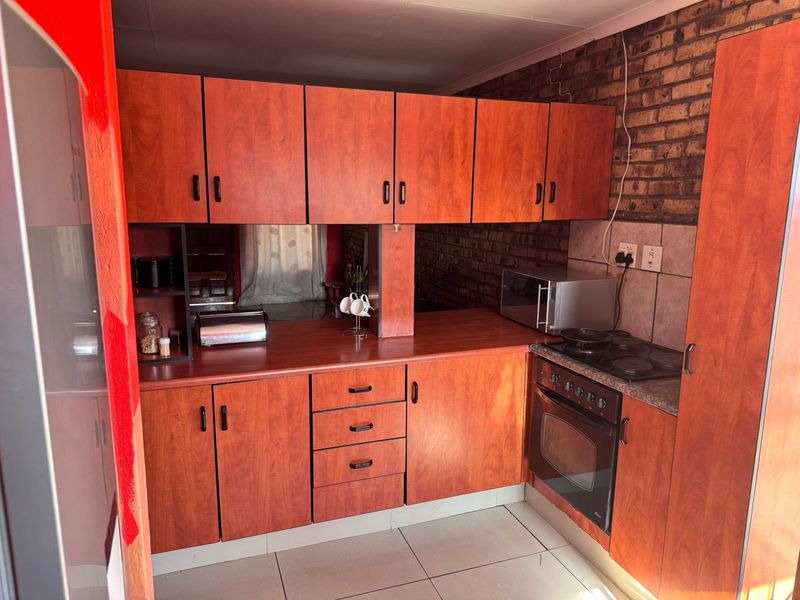 House For Sale in Leopards Bush - Photo 3