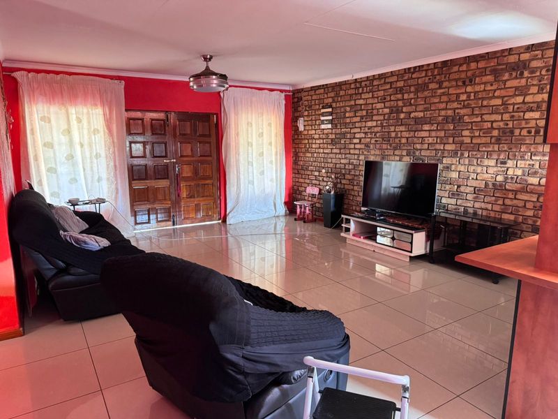 House For Sale in Leopards Bush - Photo 5