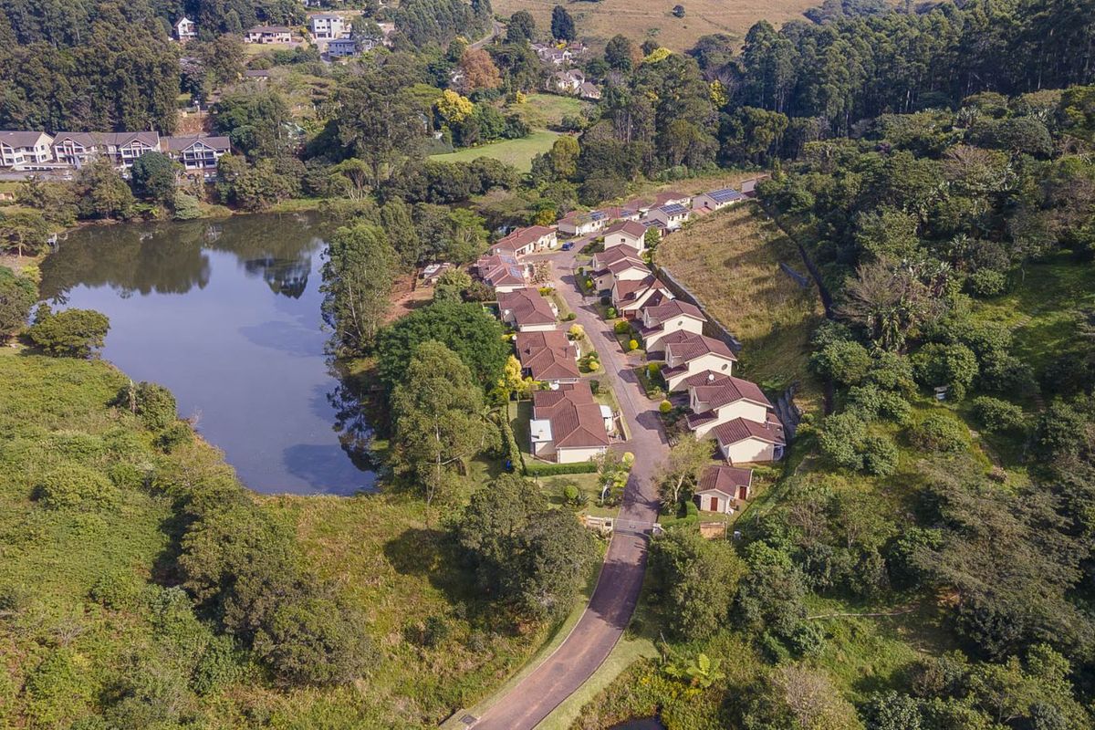 Townhouse For Sale in Gillitts - Photo 2