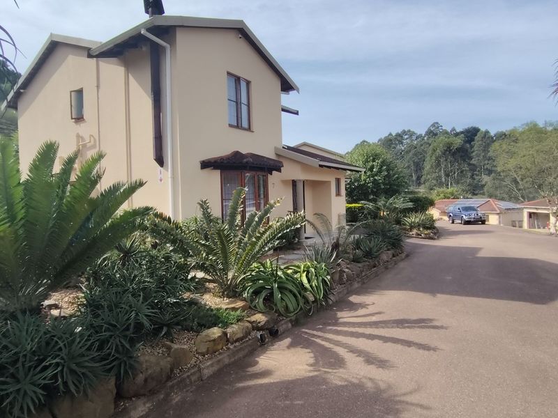 Townhouse For Sale in Gillitts - Photo 3