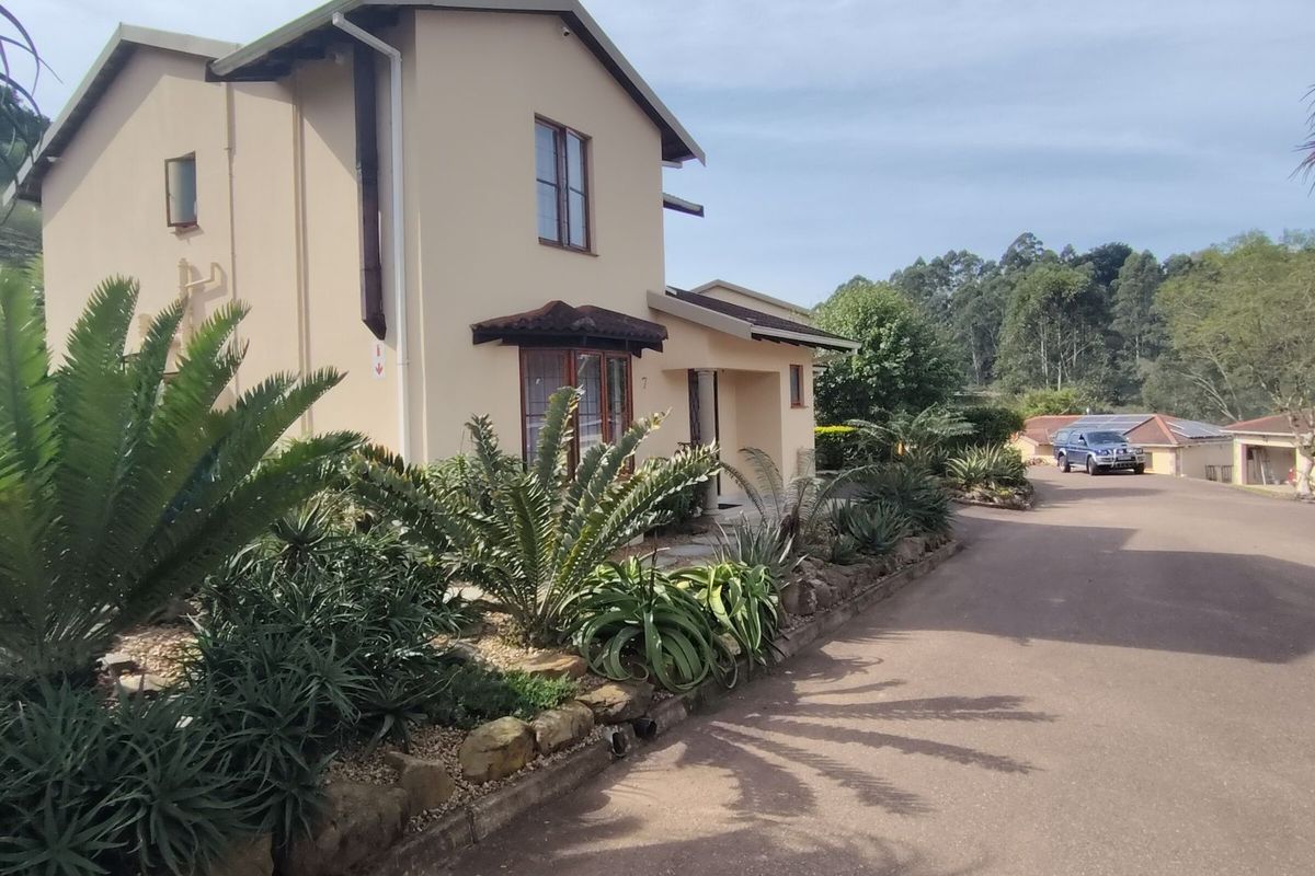 Townhouse For Sale in Gillitts - Photo 3