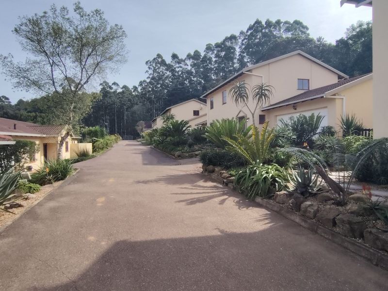 Townhouse For Sale in Gillitts - Photo 5