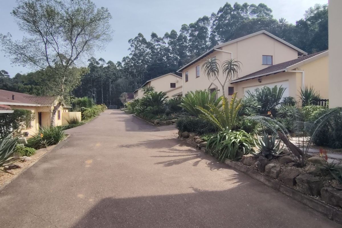 Townhouse For Sale in Gillitts - Photo 5