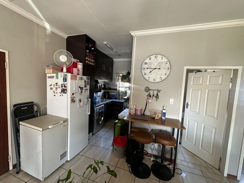 Townhouse For Sale in Terra Nova - Photo 3