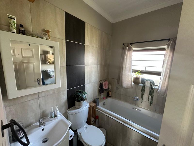 Townhouse For Sale in Terra Nova - Photo 6