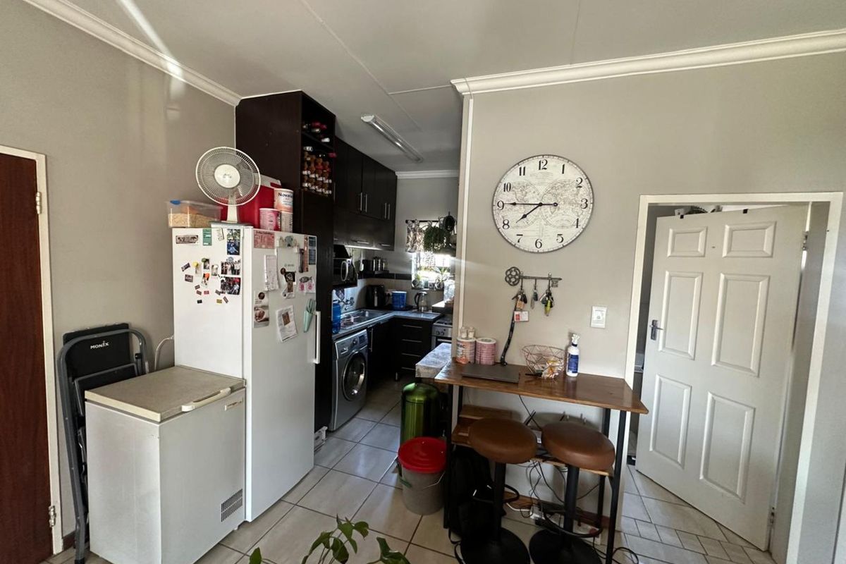 Townhouse For Sale in Terra Nova - Photo 2