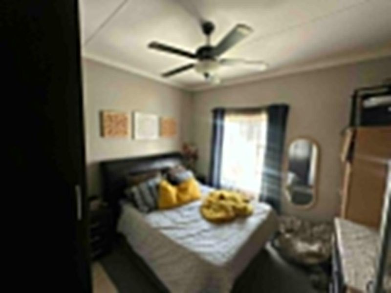 Townhouse For Sale in Terra Nova - Photo 8