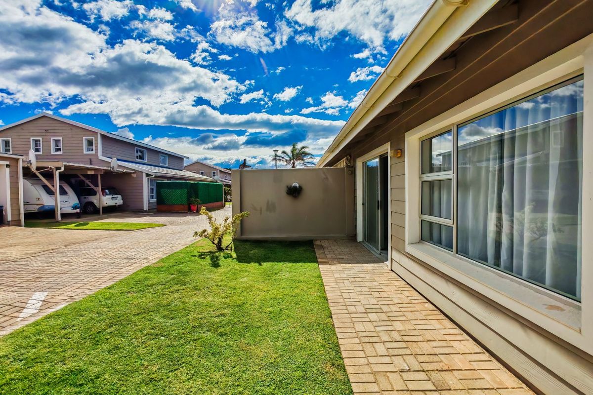 Townhouse For Sale in Hartenbos Central - Photo 5
