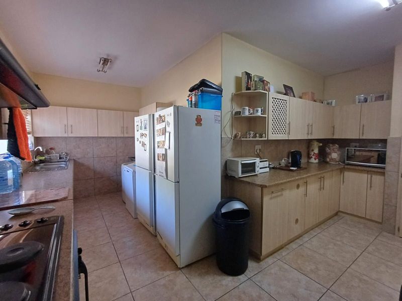 Townhouse For Sale in Flamwood - Photo 10