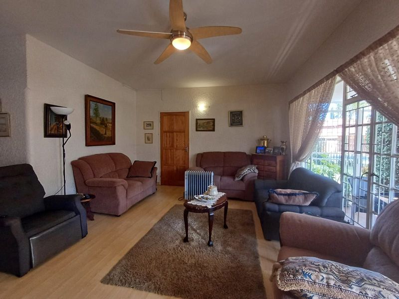 Townhouse For Sale in Flamwood - Photo 4