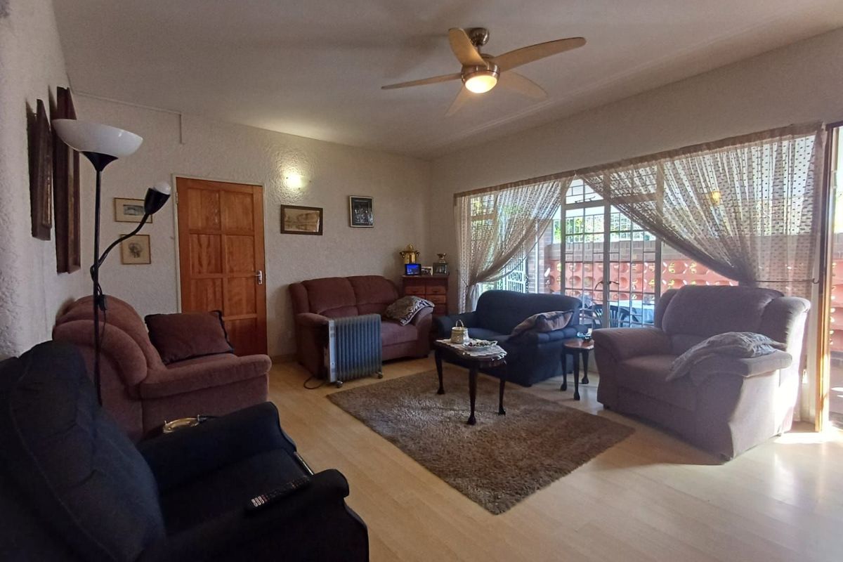 Townhouse For Sale in Flamwood - Photo 5