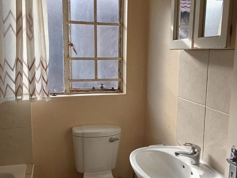 House For Sale in Klipfontein - Photo 4