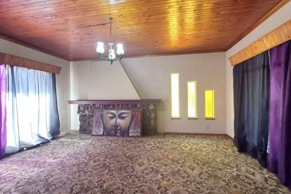 House For Sale in Meiringspark Ext 6 - Photo 2