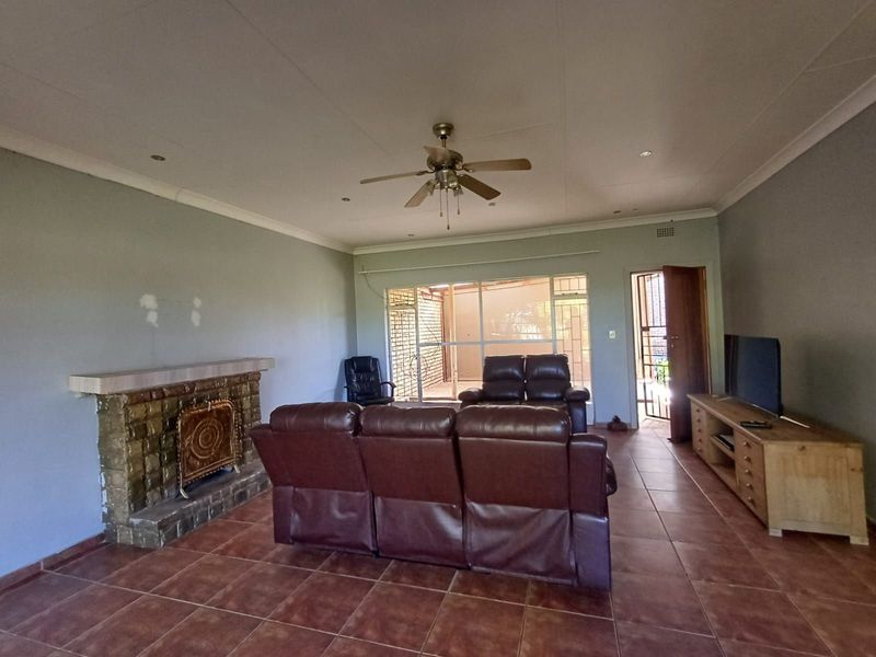 House For Sale in Meiringspark - Photo 8