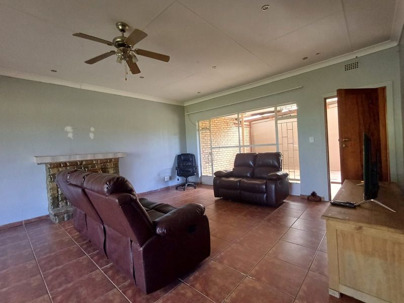 House For Sale in Meiringspark - Photo 7