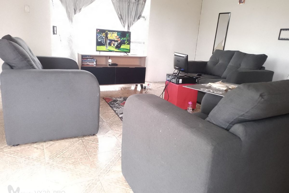 House For Sale in Motherwell - Photo 5