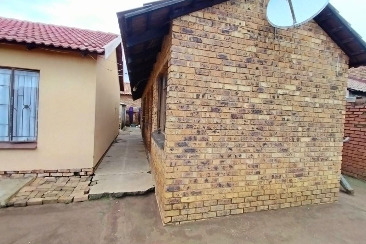 House For Sale in Mamelodi East - Photo 2