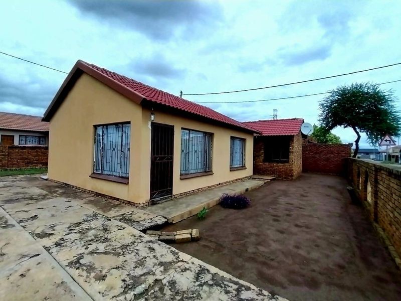 House For Sale in Mamelodi East - Photo 3