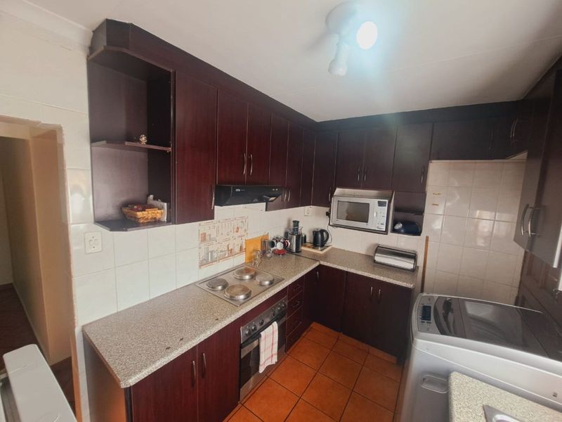 House For Sale in Eersterust - Photo 6