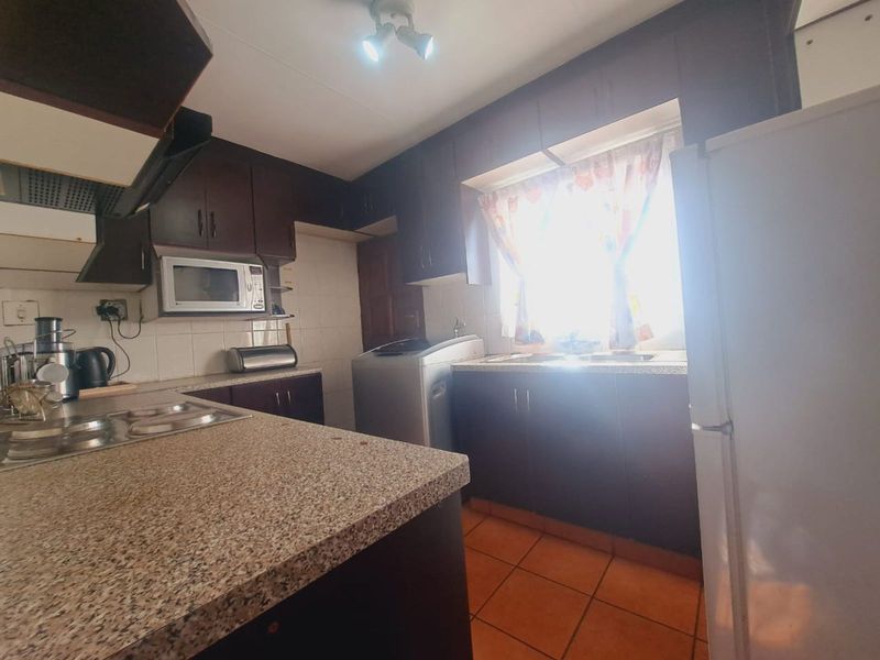 House For Sale in Eersterust - Photo 8