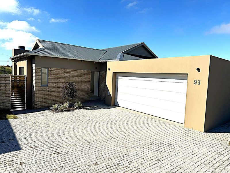 Townhouse For Sale in Hansmoeskraal AH - Photo 2