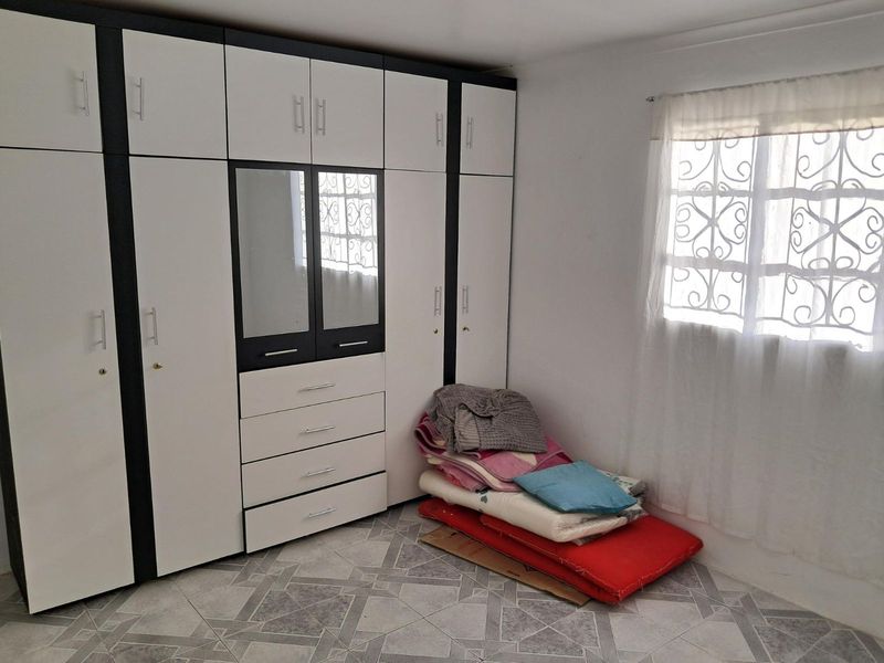 House For Sale in Bayview - Photo 7