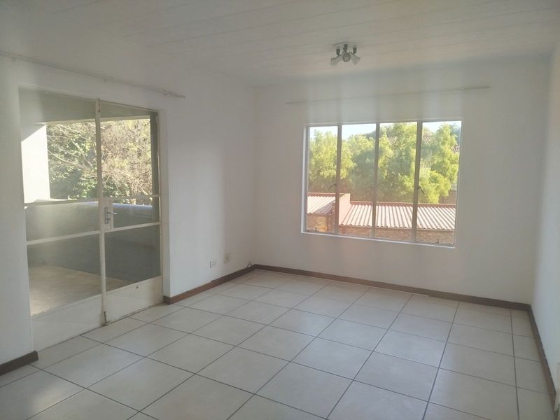 Apartment For Sale in Northgate - Photo 3