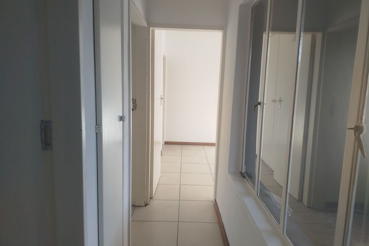 Apartment For Sale in Northgate - Photo 5