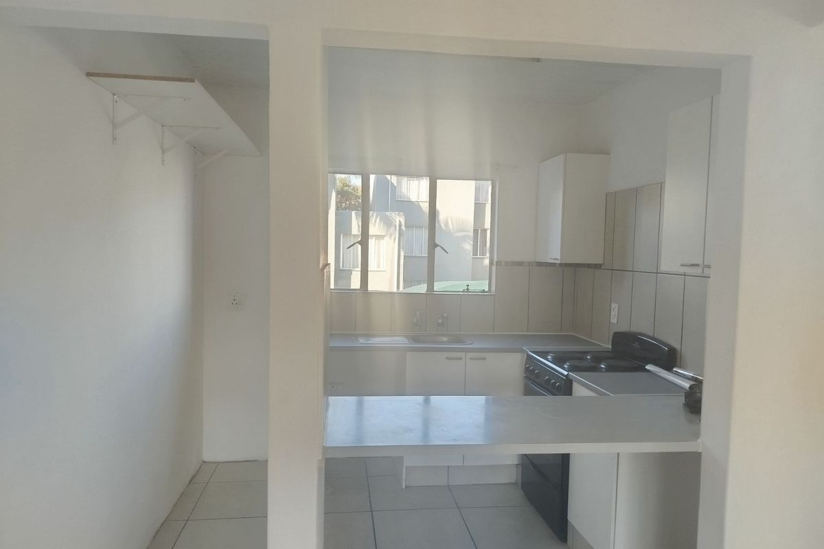 Apartment For Sale in Northgate - Photo 4