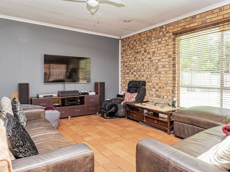 House For Sale in Malanshof - Photo 3