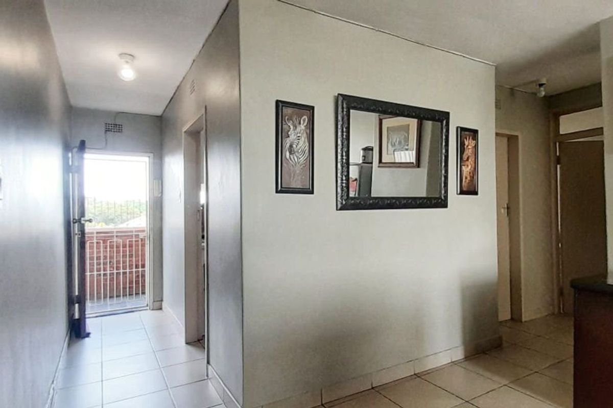 Apartment For Sale in Horizon View - Photo 2