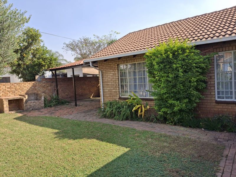 House For Sale in Annlin - Photo 3