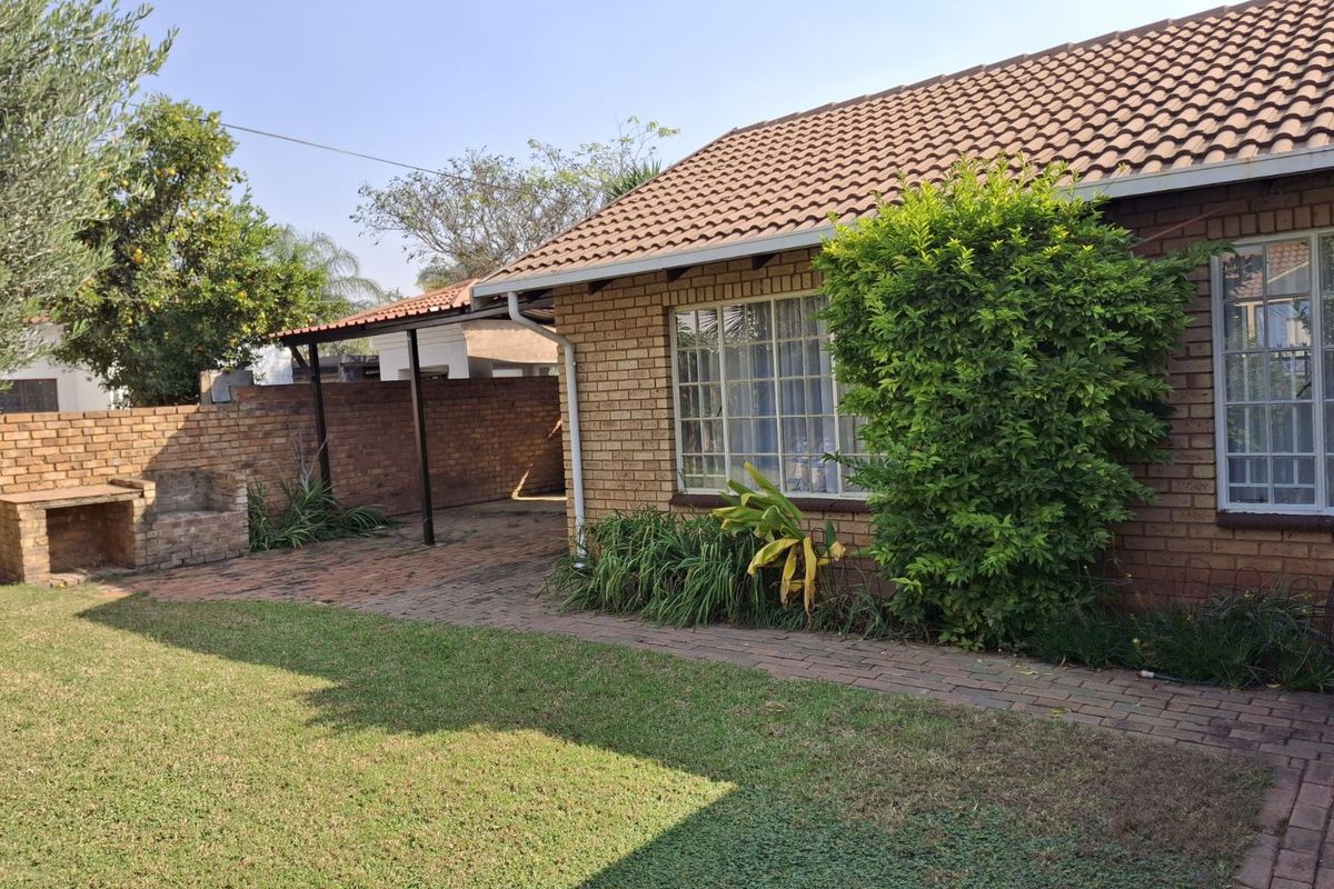 House For Sale in Annlin - Photo 3