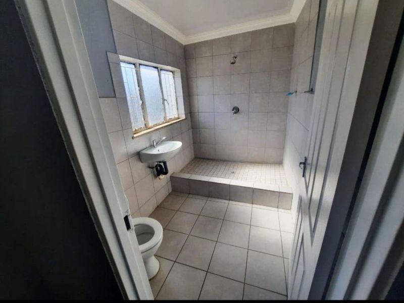Guest House For Sale in Mabopane Unit A - Photo 2