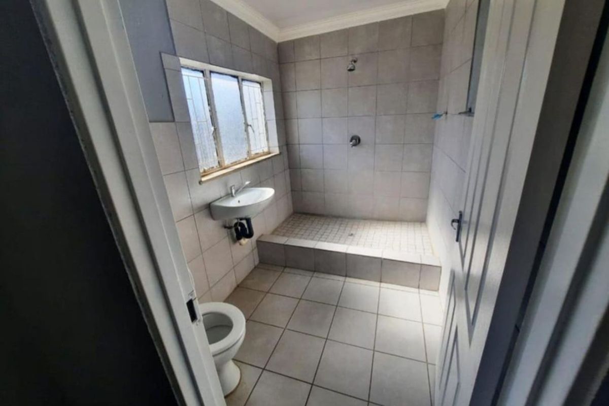 Guest House For Sale in Mabopane Unit A - Photo 2