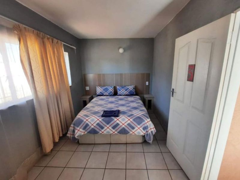 Guest House For Sale in Mabopane Unit A - Photo 3