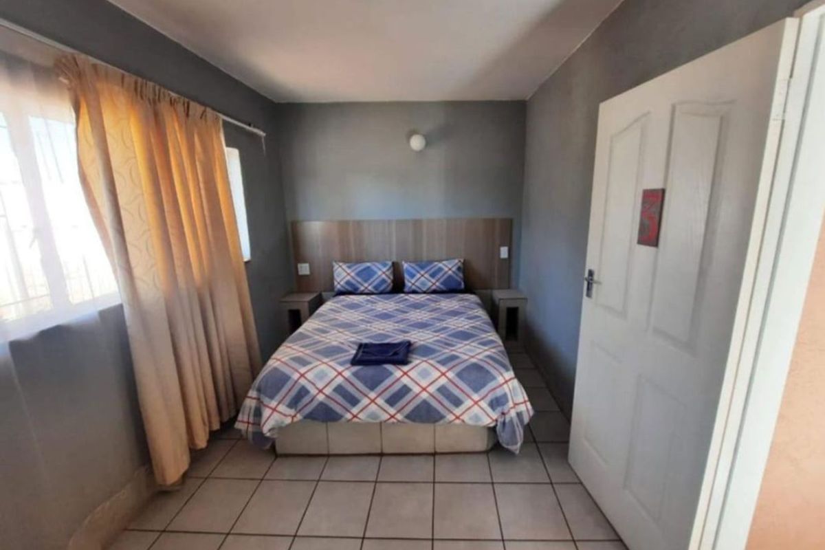 Guest House For Sale in Mabopane Unit A - Photo 3