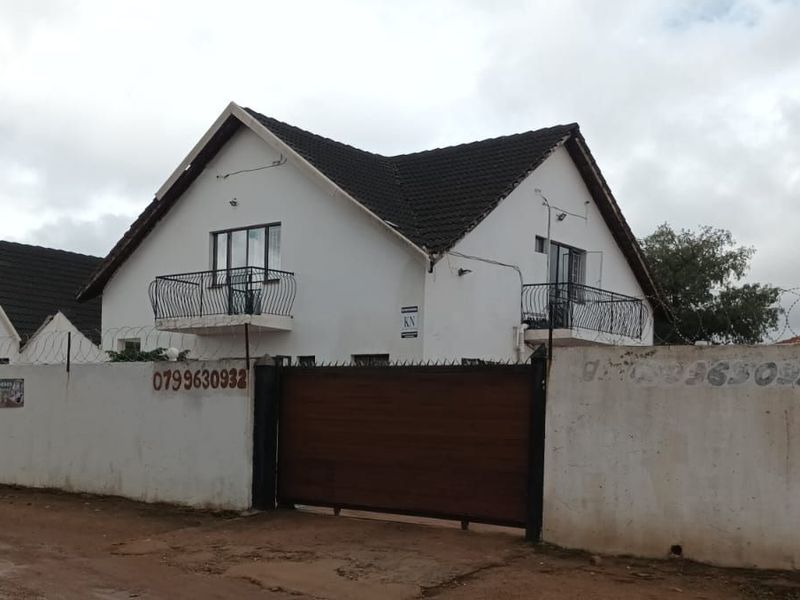 Guest House For Sale in Mabopane Unit A - Photo 6