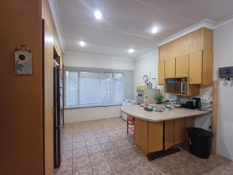 House For Sale in Meiringspark Ext 2 - Photo 4