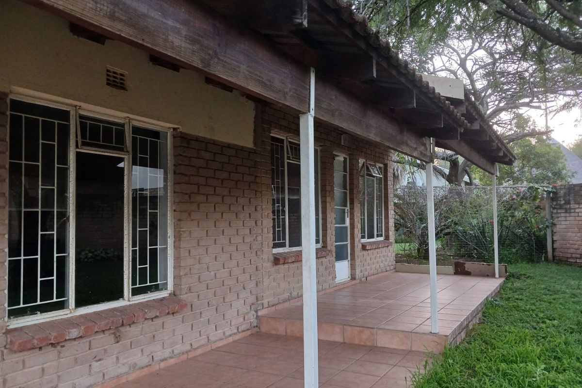 Townhouse For Sale in Bela Bela Central - Photo 3