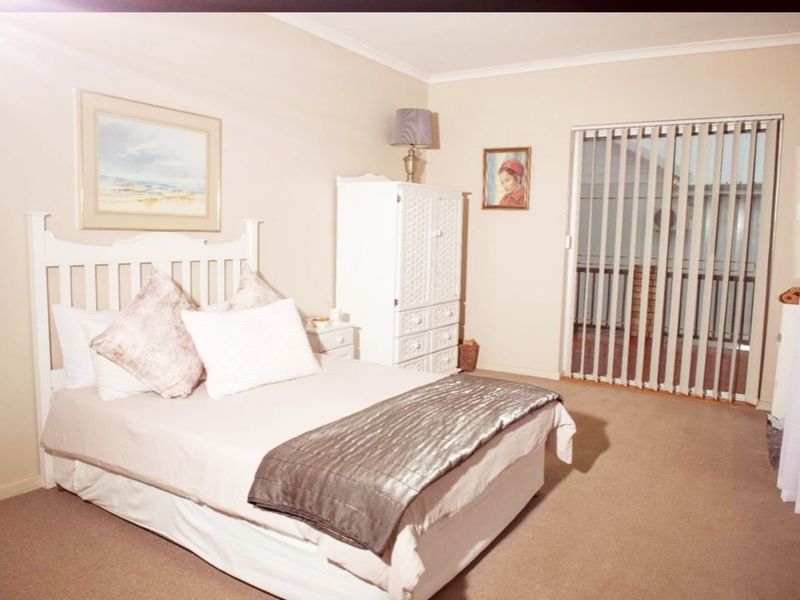 House For Sale in Ferreira Town - Photo 10