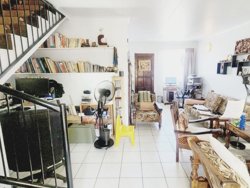 Townhouse For Sale in Die Hoewes - Photo 6