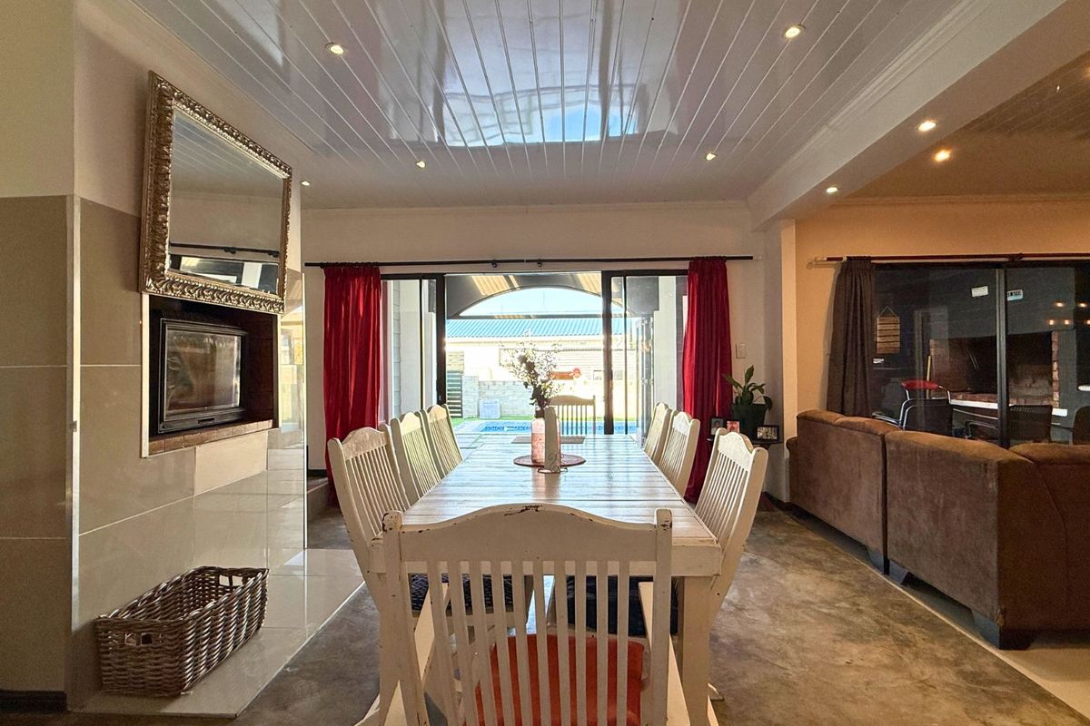 House For Sale in Franskraal - Photo 4