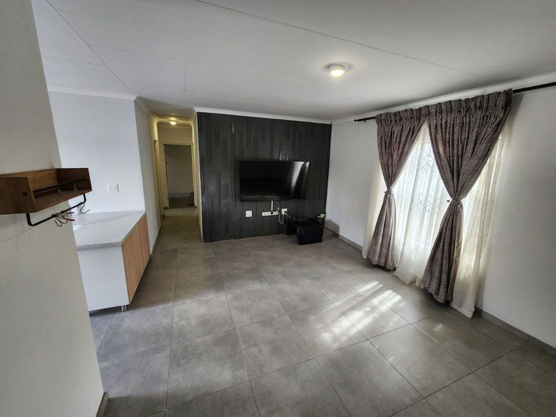 House For Sale in Southern Gateway - Photo 9