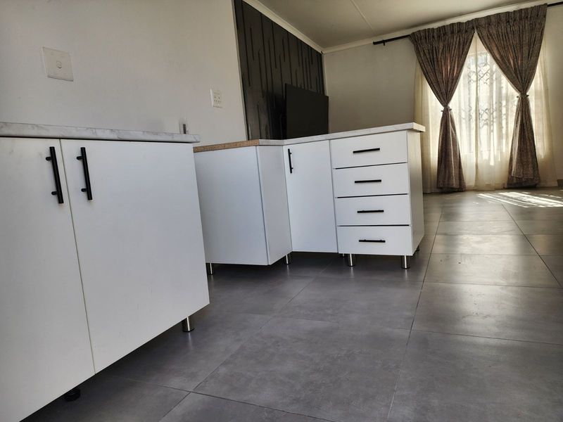 House For Sale in Southern Gateway - Photo 2