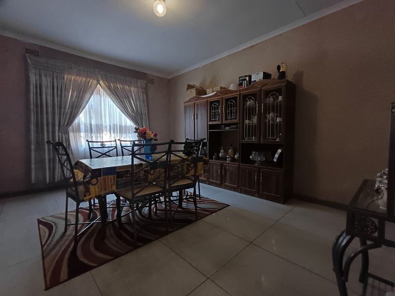House For Sale in Stilfontein Central - Photo 4