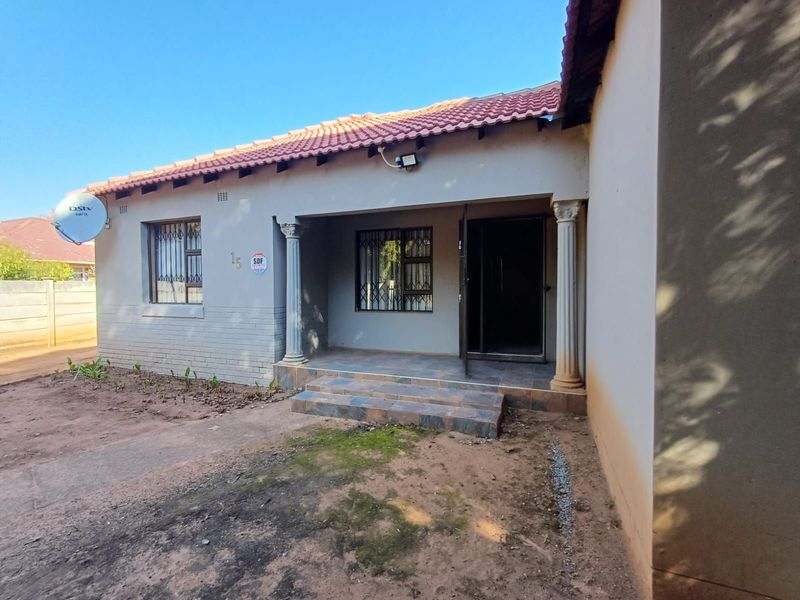 House For Sale in Stilfontein Central - Photo 2